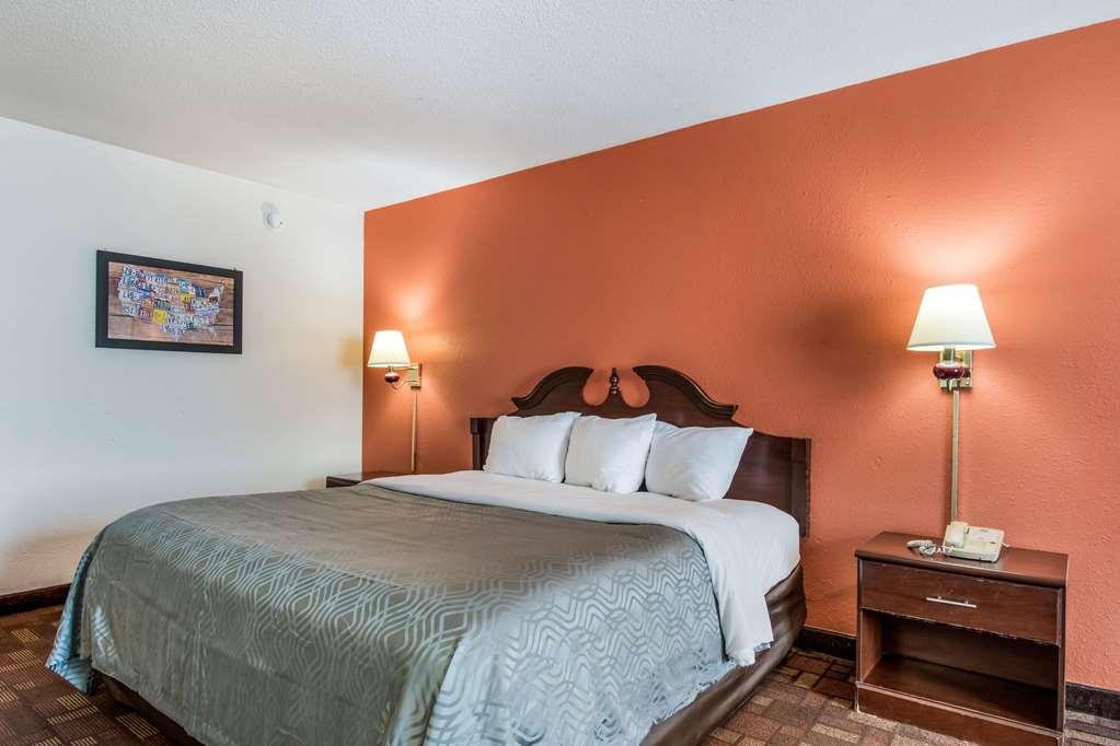 Econo Lodge Inn & Suites Chambersburg Rom bilde