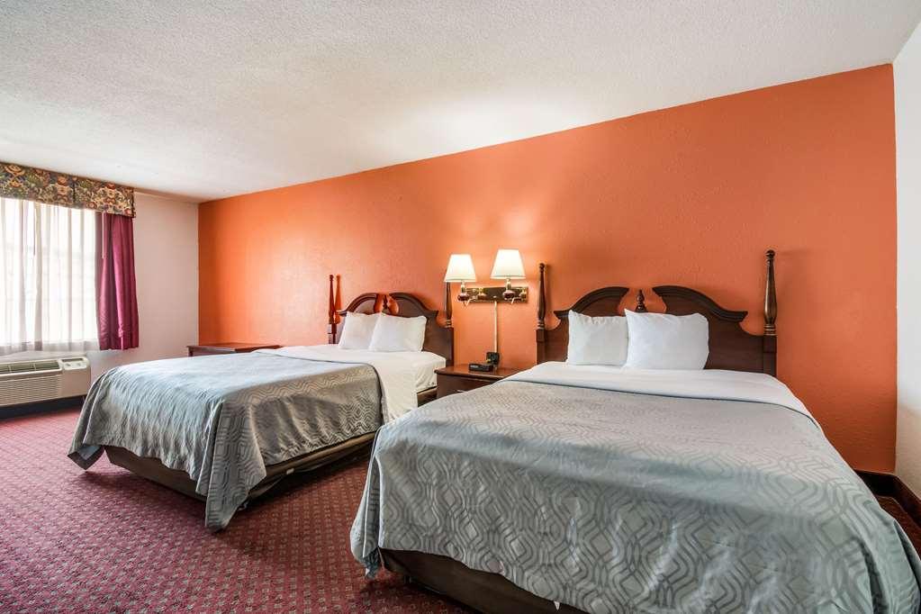 Econo Lodge Inn & Suites Chambersburg Rom bilde