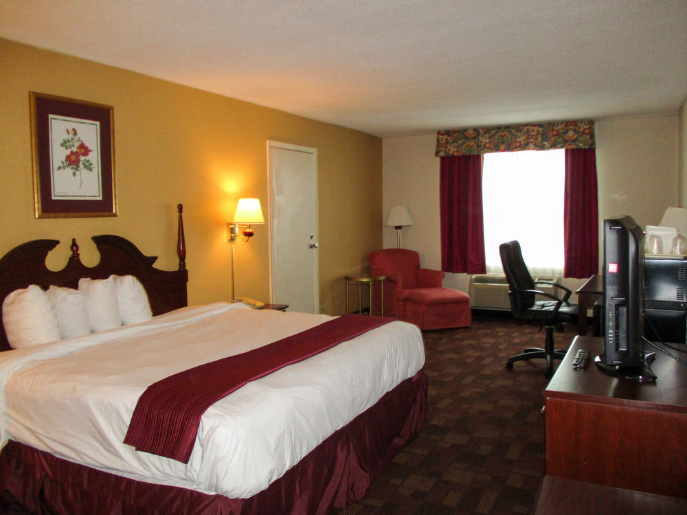 Econo Lodge Inn & Suites Chambersburg Eksteriør bilde