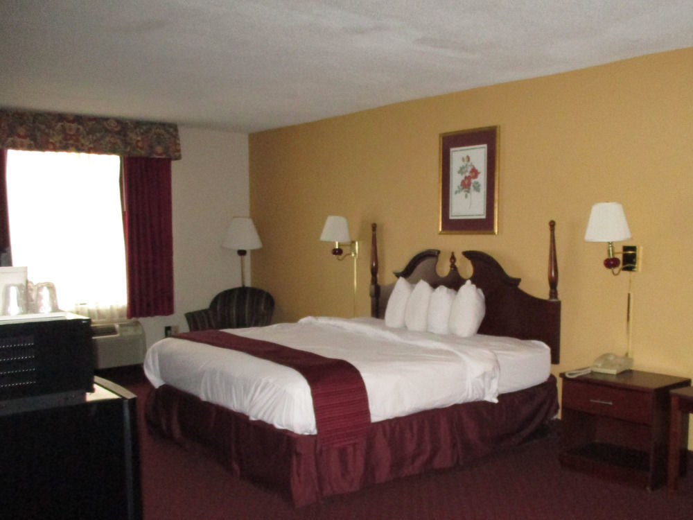 Econo Lodge Inn & Suites Chambersburg Eksteriør bilde